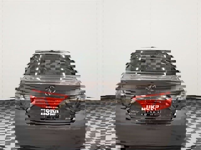 Used 2015 Toyota Camry image 11