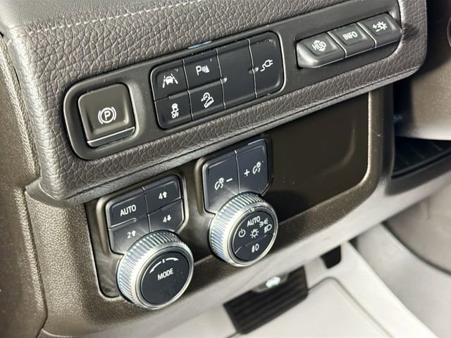 Used 2021 GMC Yukon Denali AWD/4WD image 10