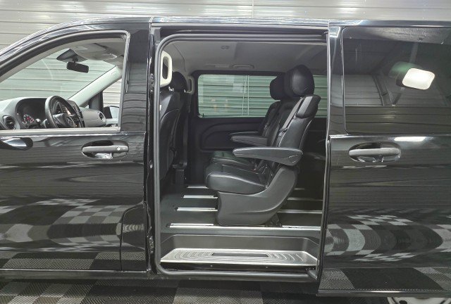 Used 2018 Mercedes-Benz Metris Passenger image 17