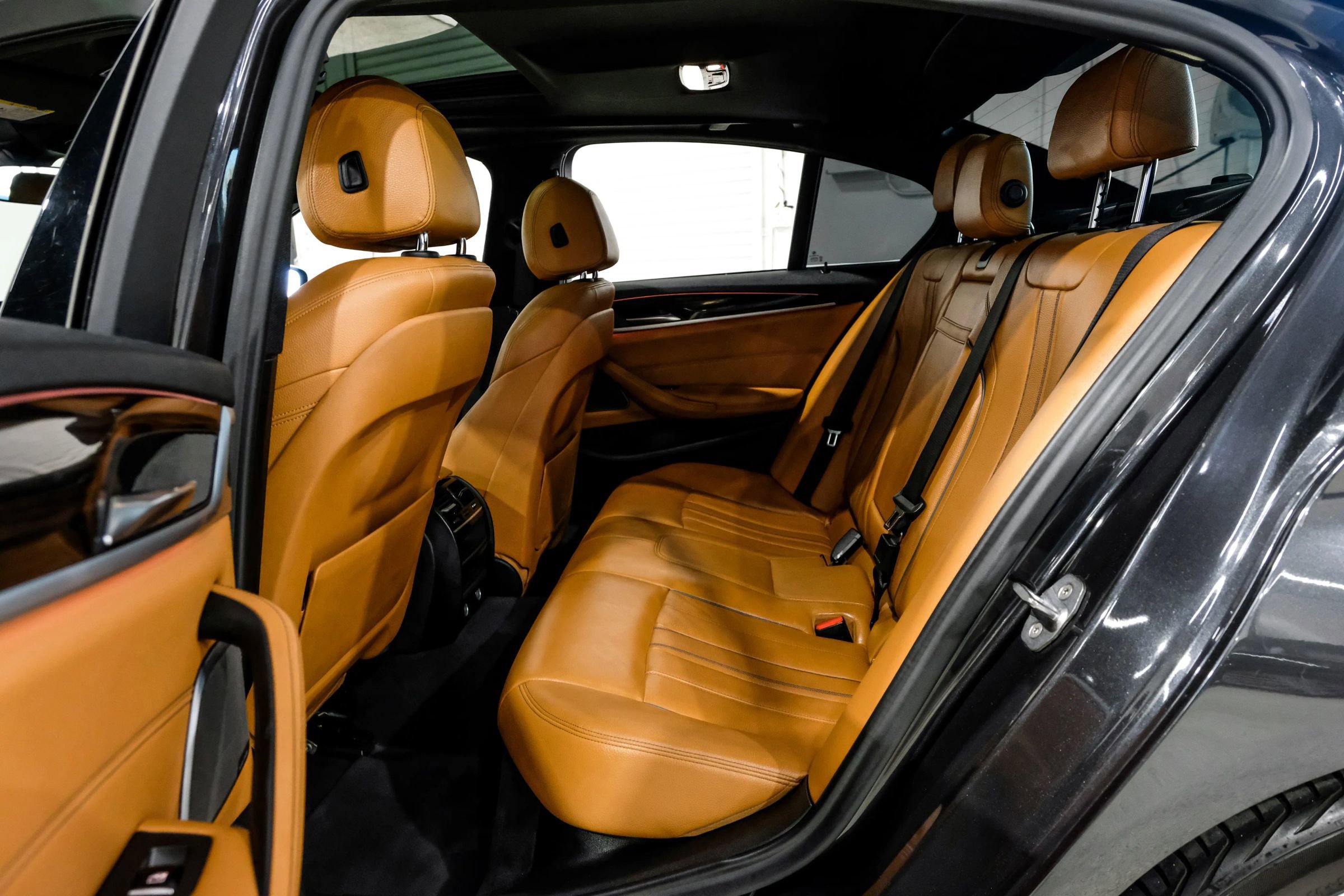 Used 2019 BMW 540i w/ M Sport Package RWD image 25