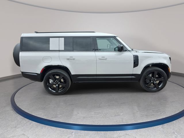 New 2026 Land Rover Defender 130 X-Dynamic SE AWD/4WD image 4