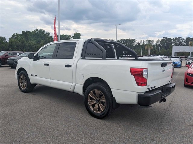 New 2024 Nissan Titan SV w/ SV Bronze Edition Package image 5
