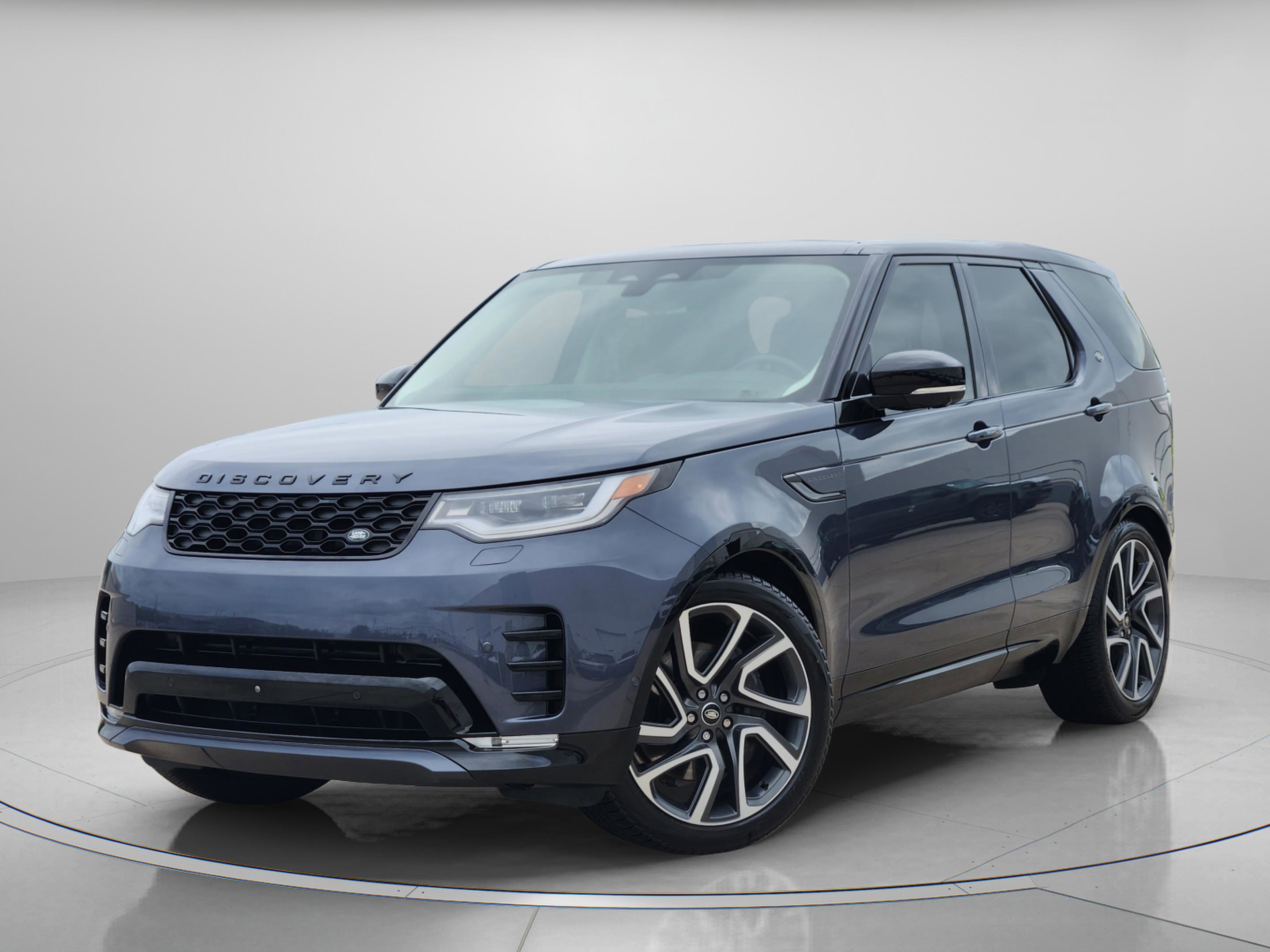 Certified 2025 Land Rover Discovery Dynamic SE AWD/4WD image 1
