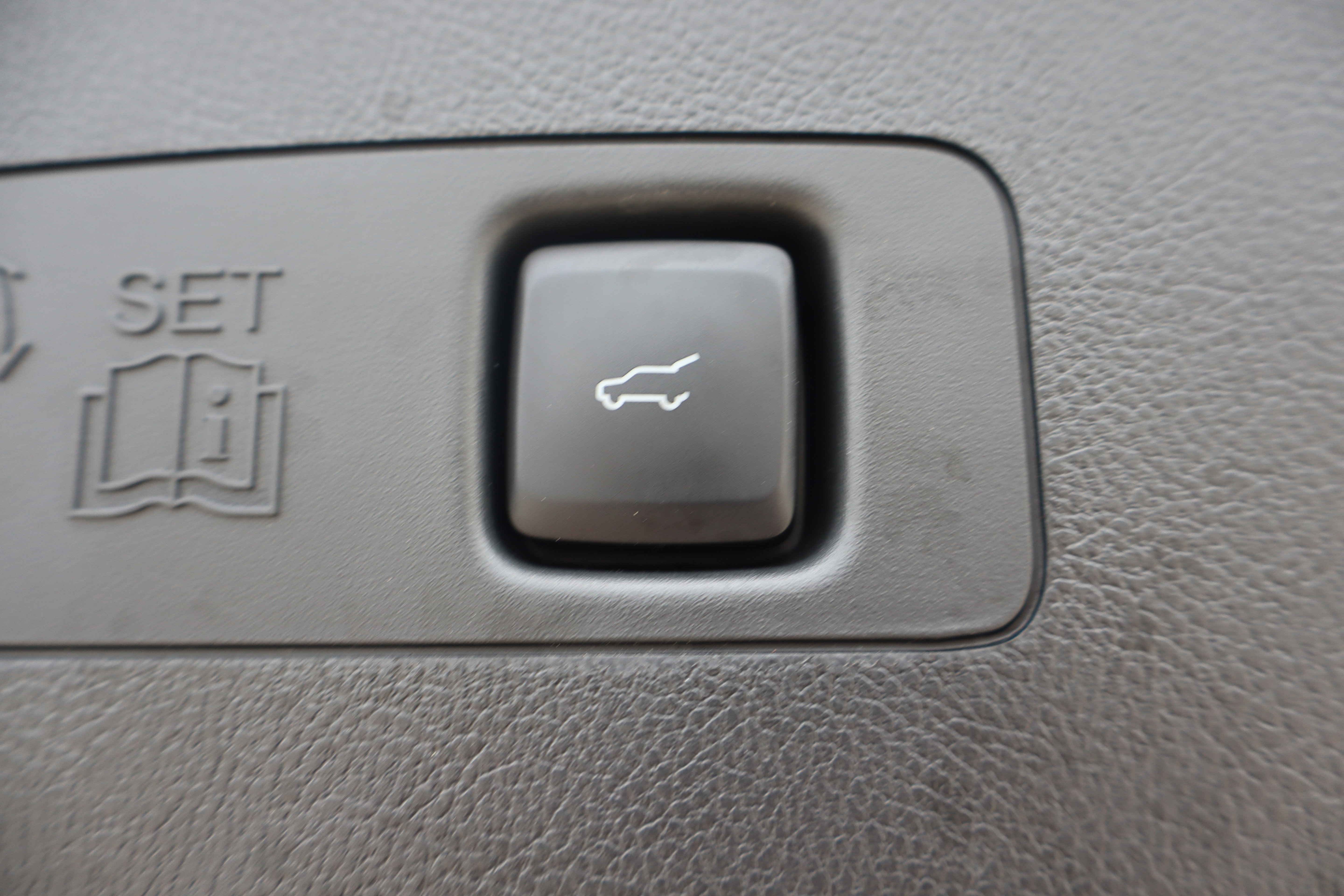 Used 2025 Lincoln Corsair Reserve AWD/4WD image 29