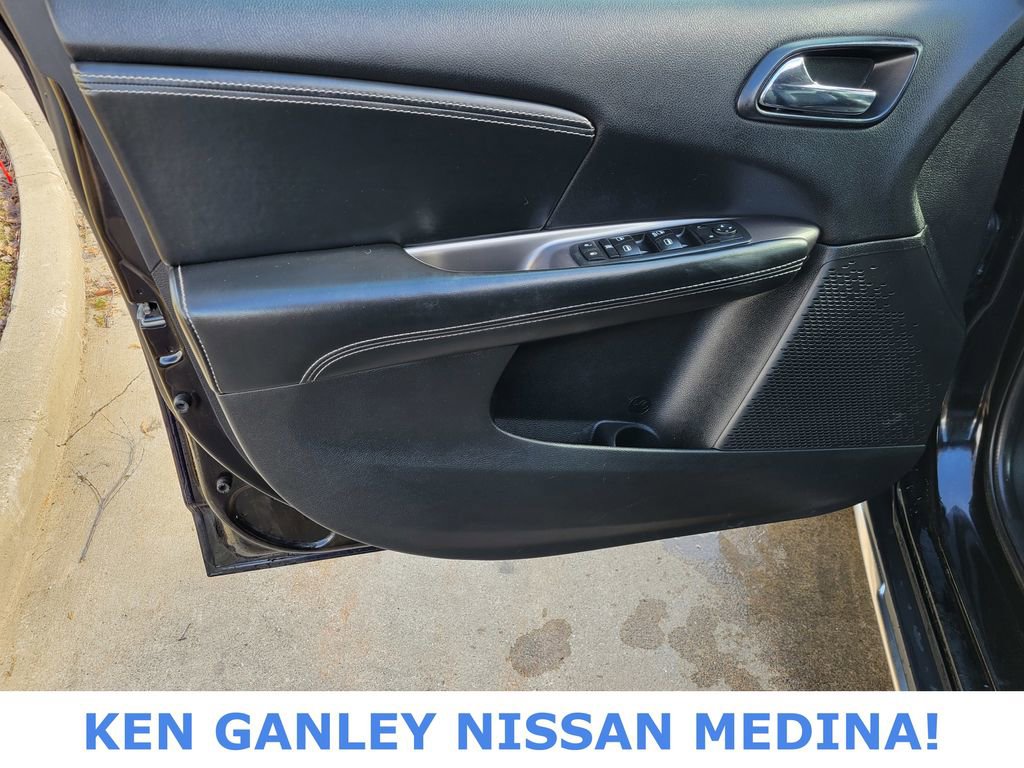 Used 2017 Dodge Journey Crossroad w/ Popular Equipment Group image 39