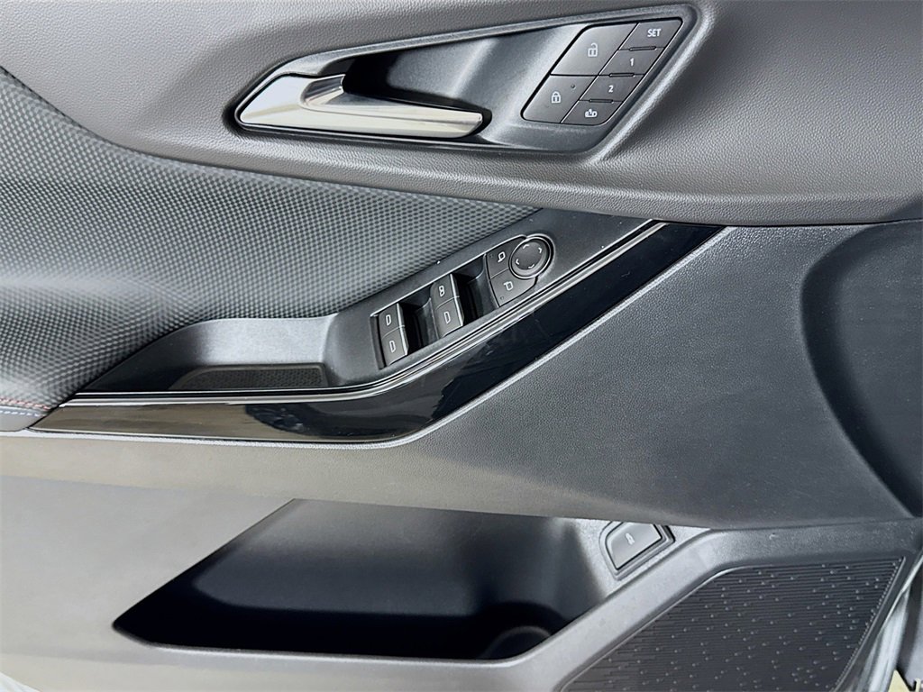 New 2026 Chevrolet Equinox RS w/ Convenience Package III image 16