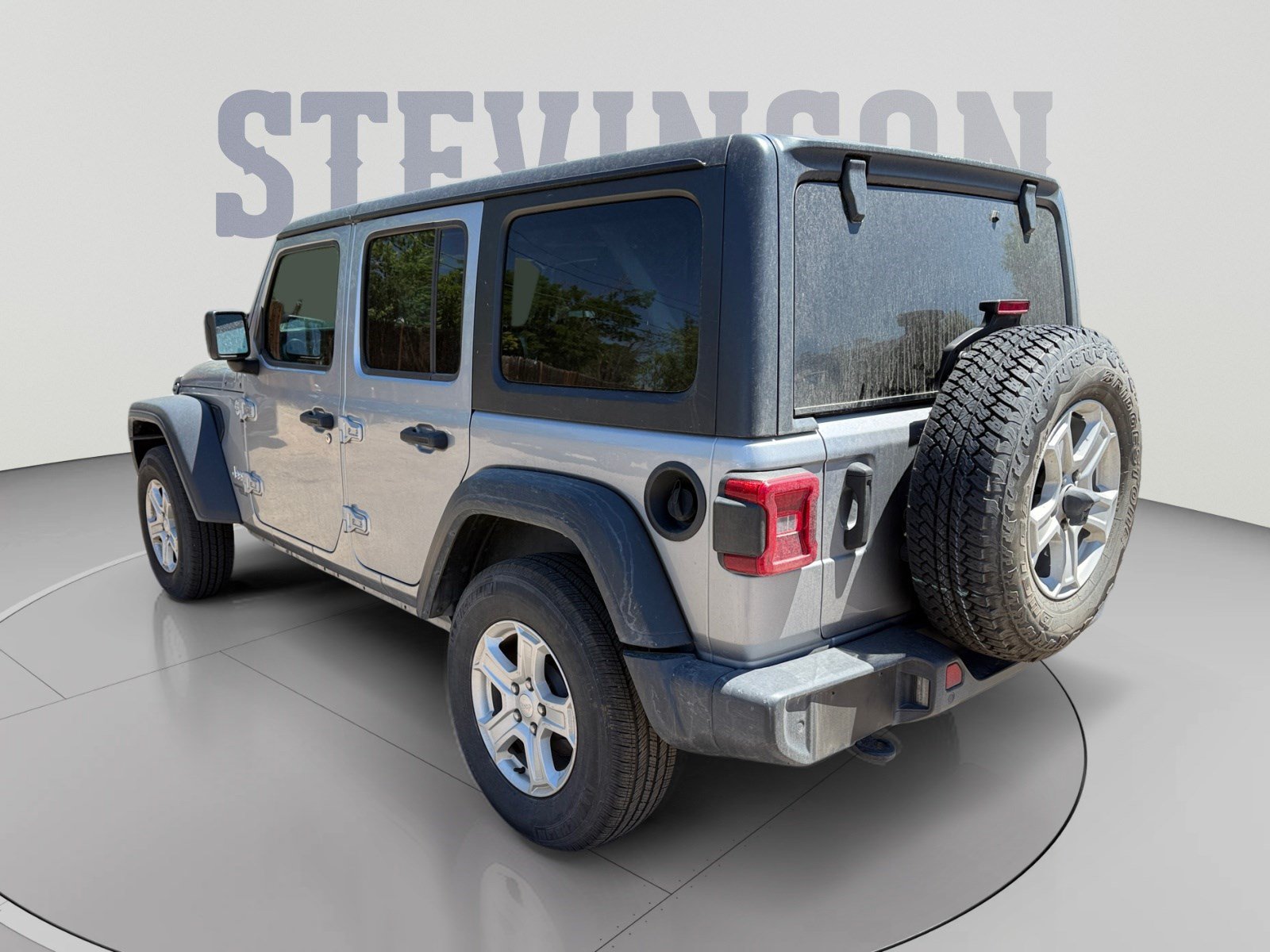Used 2021 Jeep Wrangler Unlimited Sport AWD/4WD image 3
