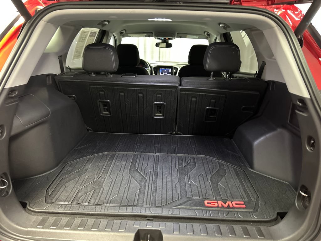 Used 2023 GMC Terrain SLE w/ Driver Convenience Package FWD image 23