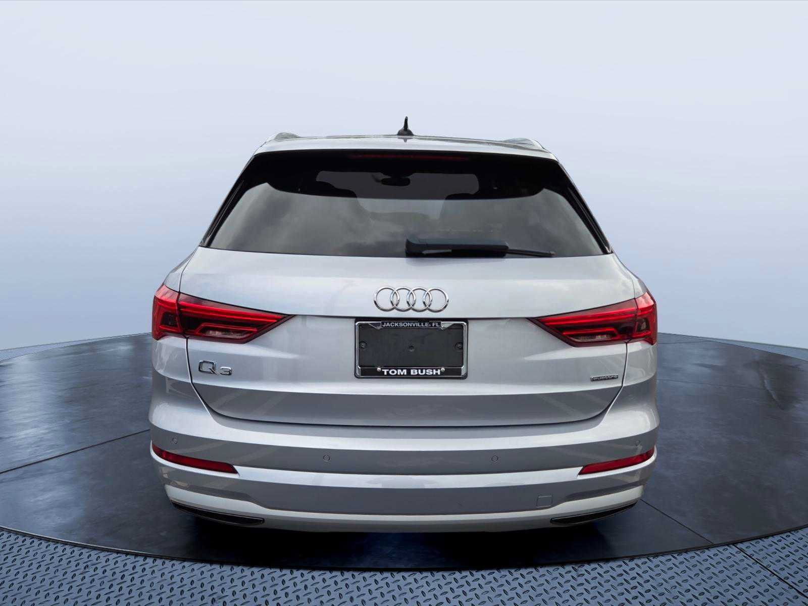 Used 2020 Audi Q3 2.0T Premium Plus w/ Premium Plus Package AWD/4WD image 4