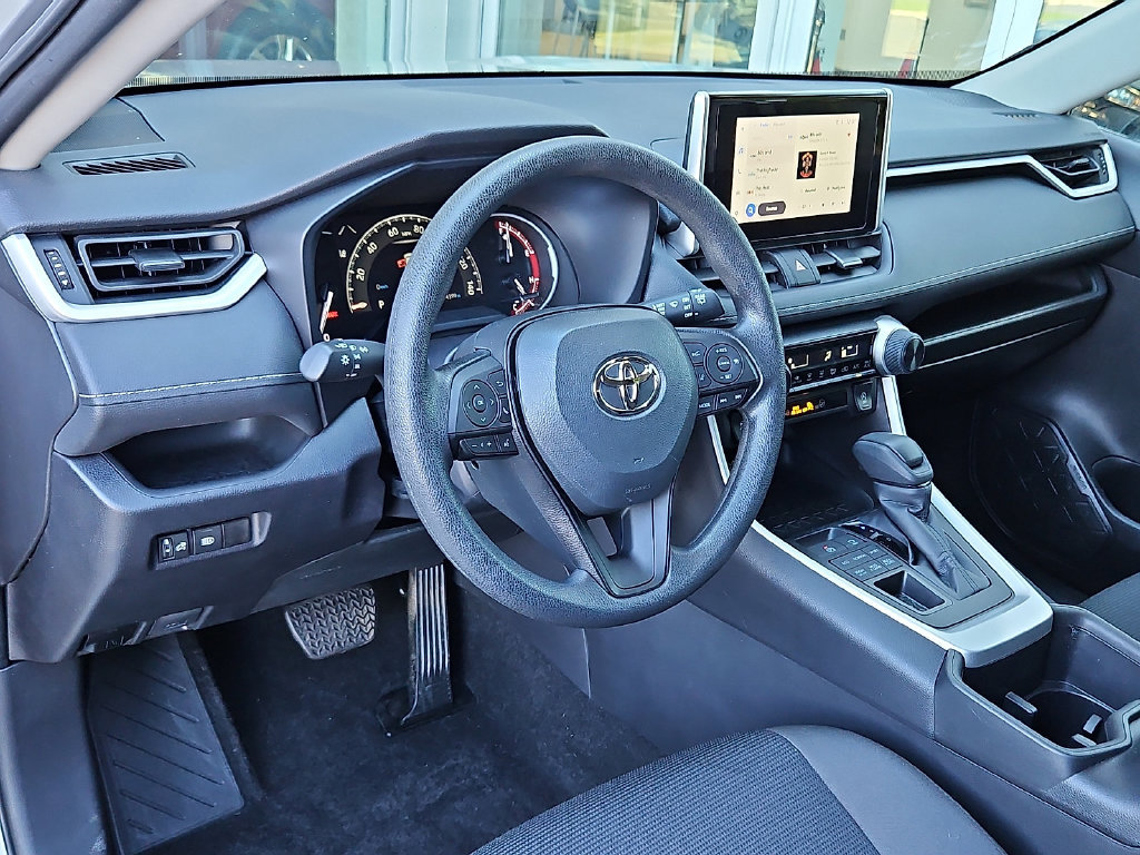 Certified 2023 Toyota RAV4 LE AWD/4WD image 27