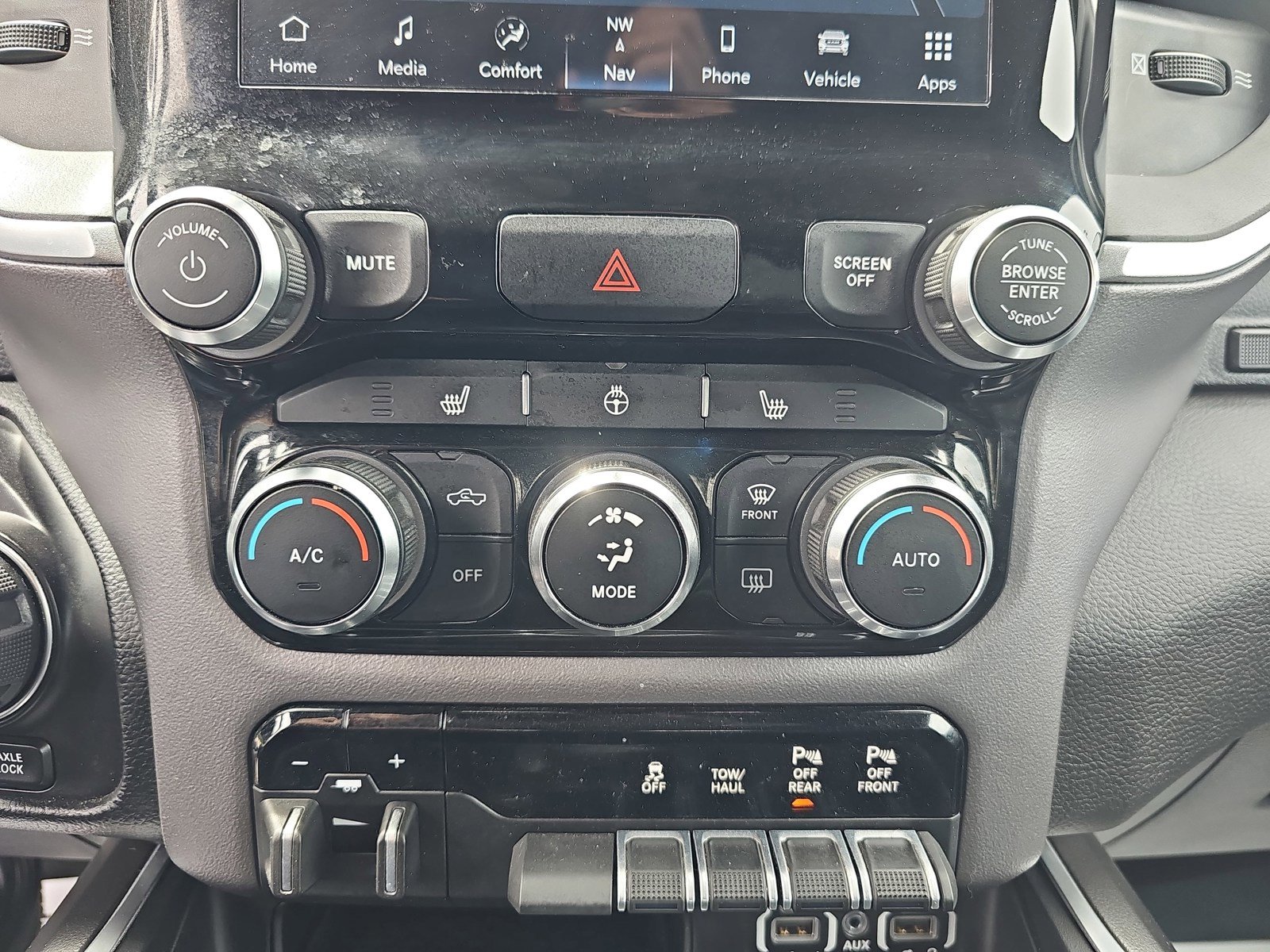 Used 2023 RAM 1500 Big Horn AWD/4WD image 24
