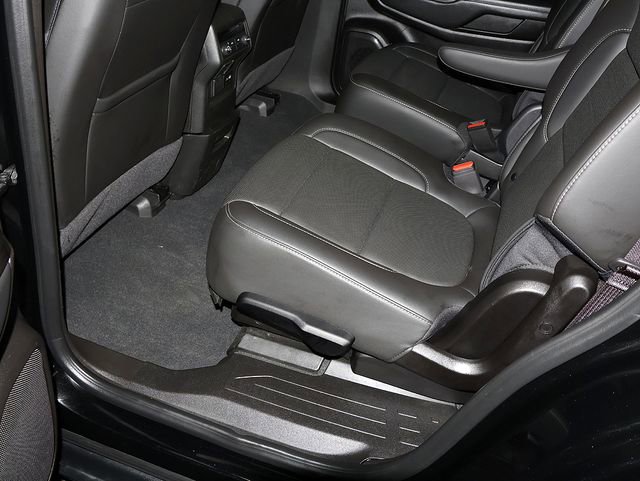 Used 2023 GMC Acadia SLT w/ Elevation Edition AWD/4WD image 28