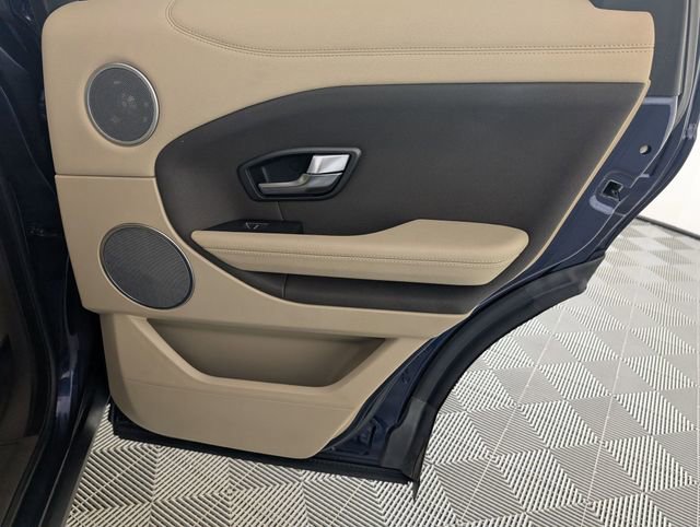 Used 2016 Land Rover Range Rover Evoque SE image 28