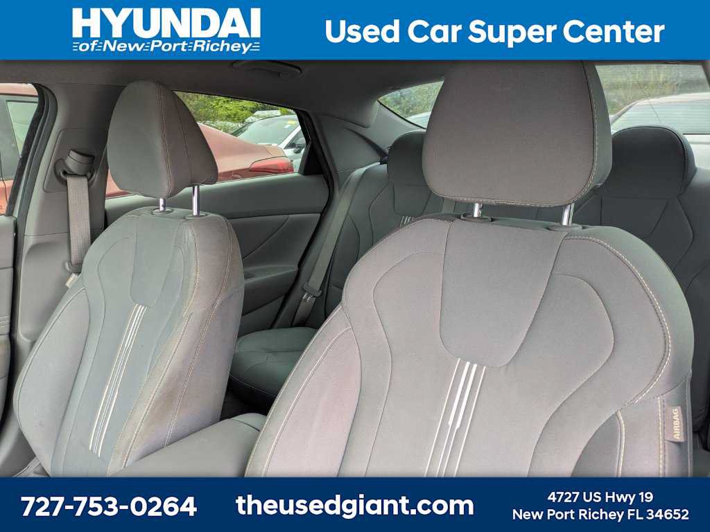 Certified 2023 Hyundai Elantra SEL w/ Convenience Package FWD image 3
