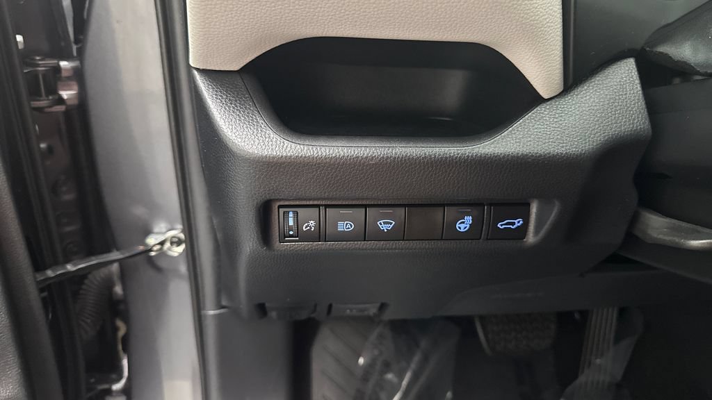 Certified 2021 Toyota RAV4 XLE Premium AWD/4WD image 25