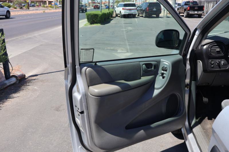 Used 2005 Dodge Grand Caravan SE w/ Popular Equipment Group I FWD image 10