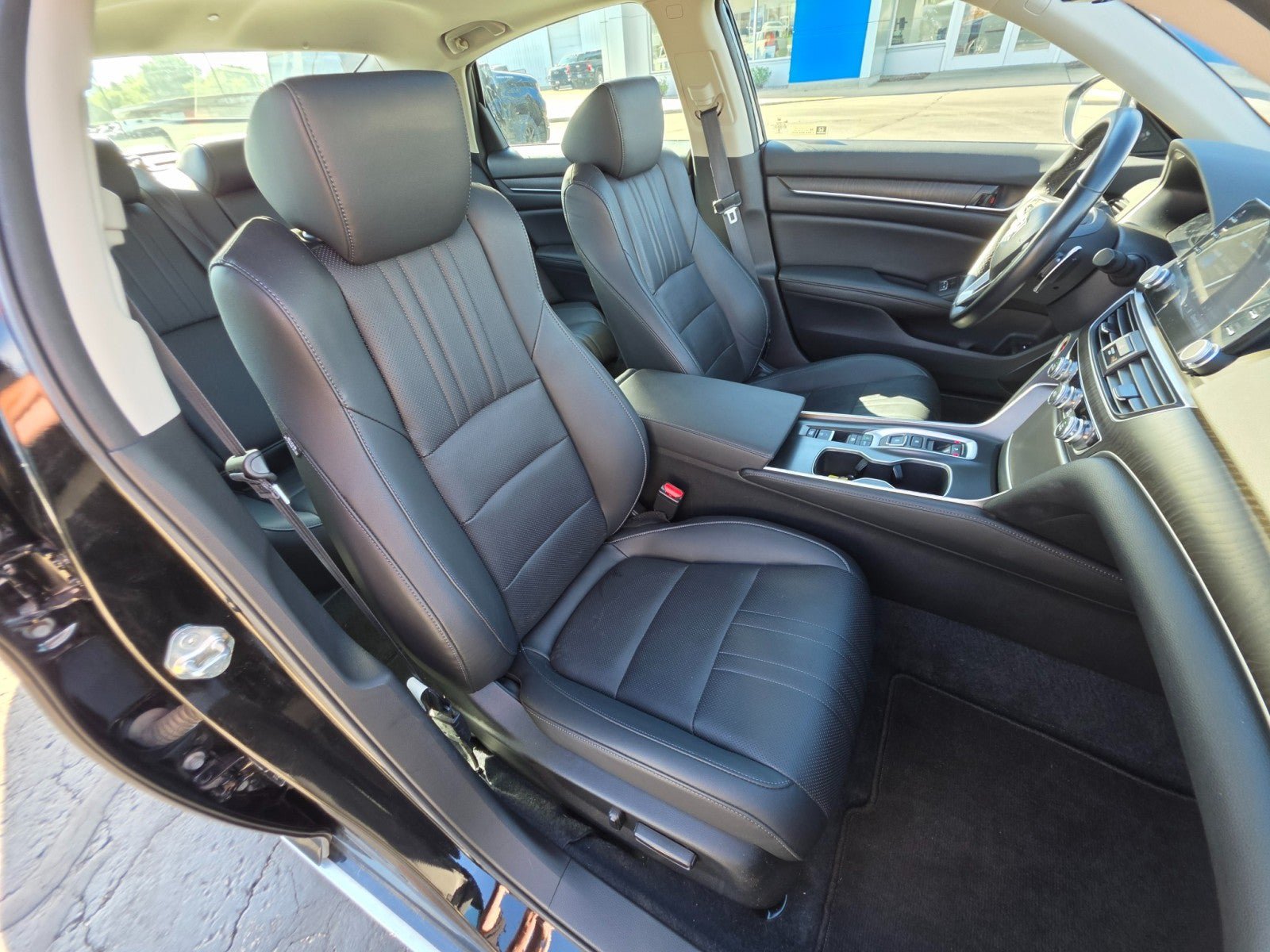 Used 2021 Honda Accord Touring image 13