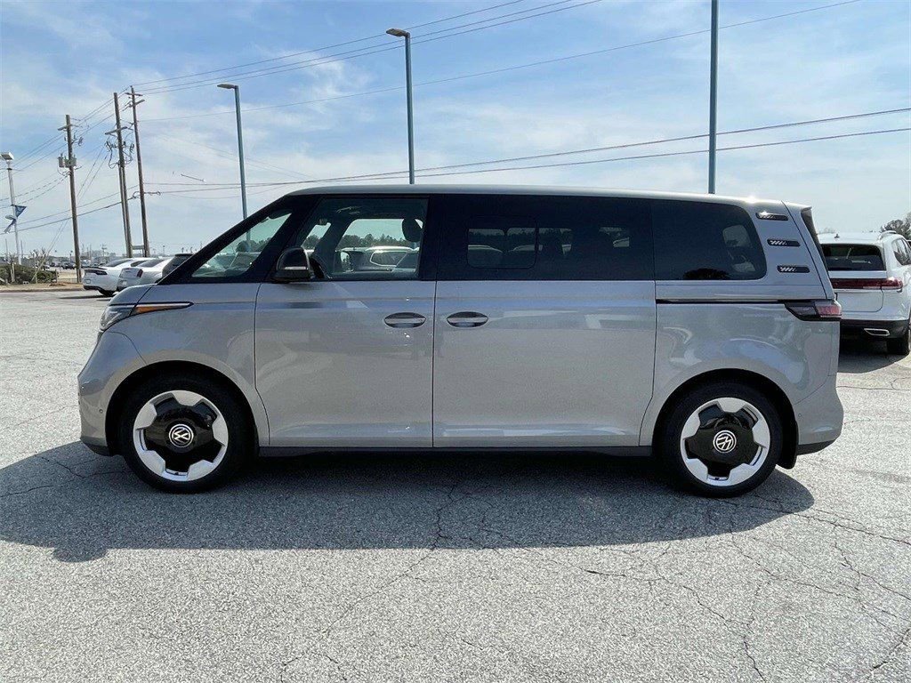 New 2025 Volkswagen ID. Buzz Pro S RWD image 9