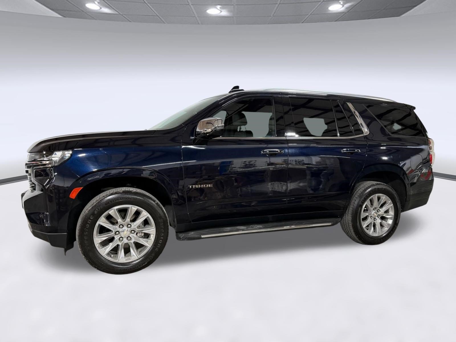 Used 2023 Chevrolet Tahoe Premier AWD/4WD image 2