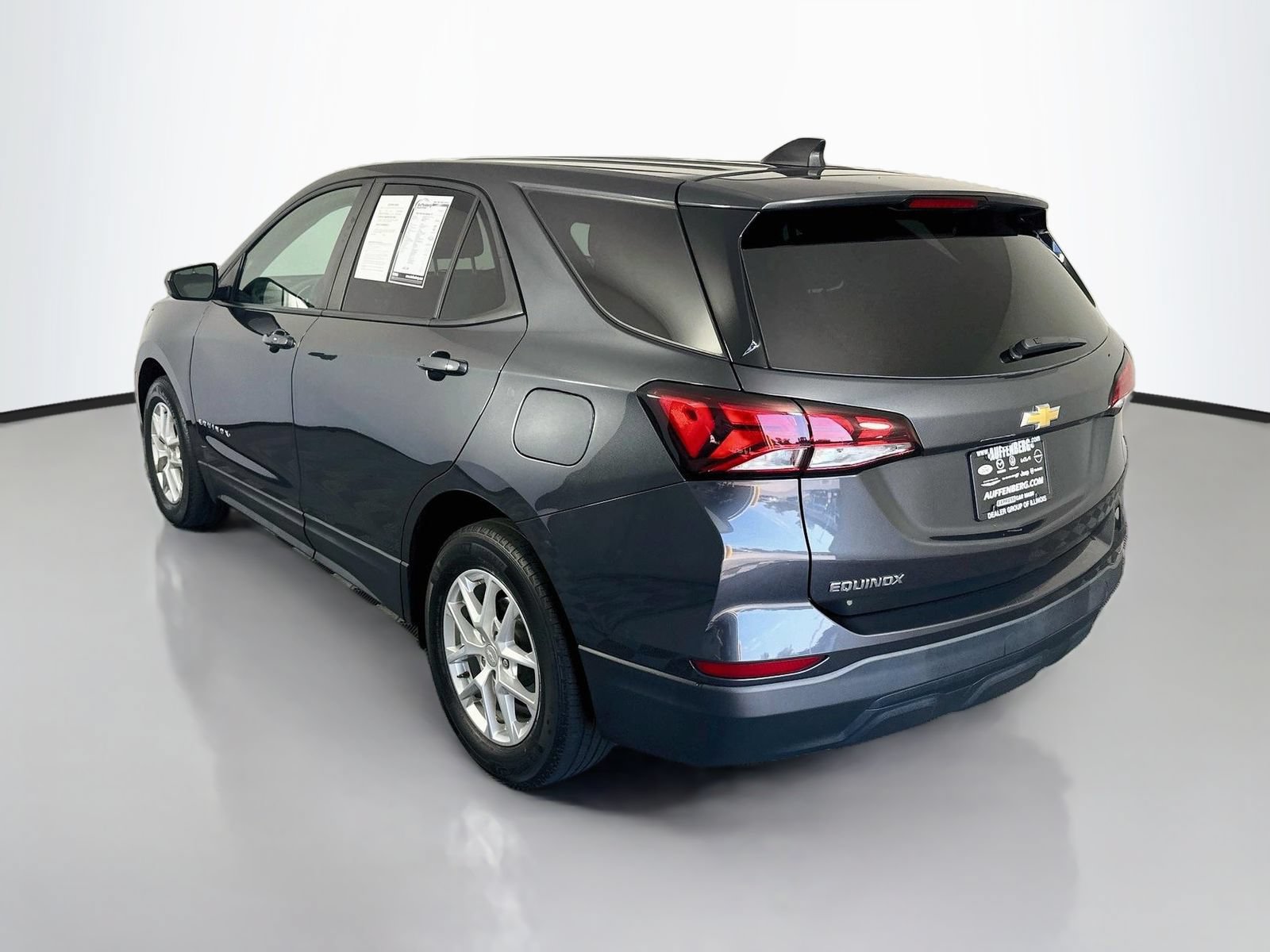 Used 2022 Chevrolet Equinox LS w/ LS Convenience Package FWD image 5