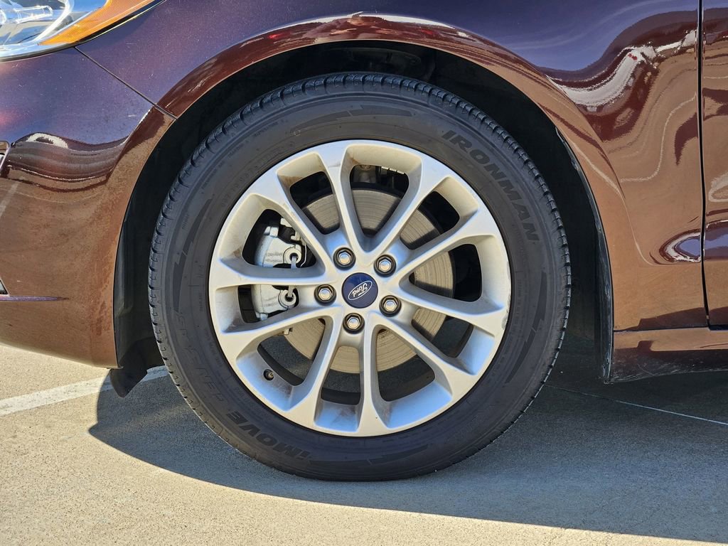 Used 2019 Ford Fusion SE image 16