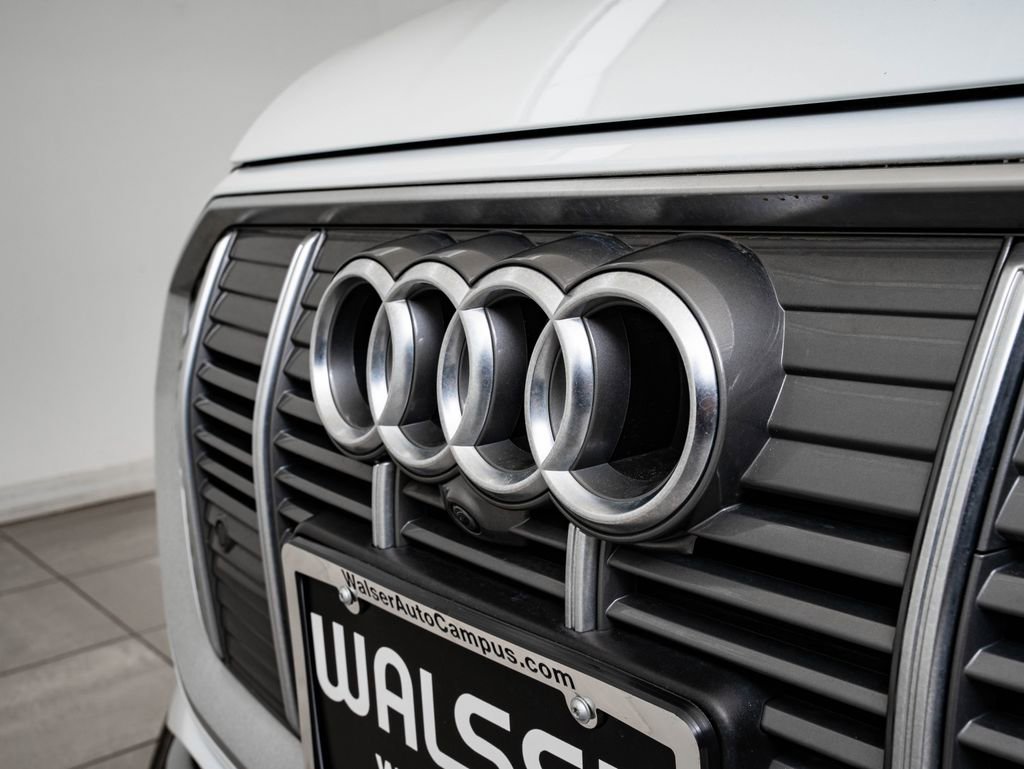 Used 2022 Audi e-tron Premium Plus w/ Premium Plus Package image 3