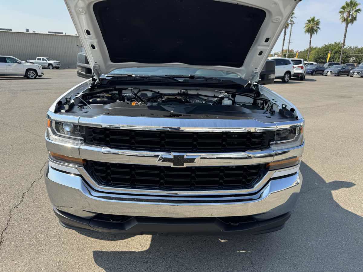 Used 2018 Chevrolet Silverado 1500 LT w/ Trailering Package AWD/4WD image 40