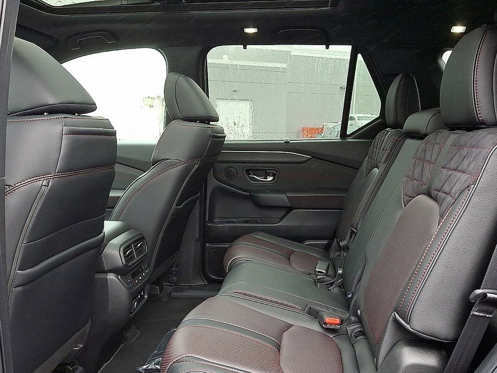 New 2026 Honda Pilot Black Edition image 8