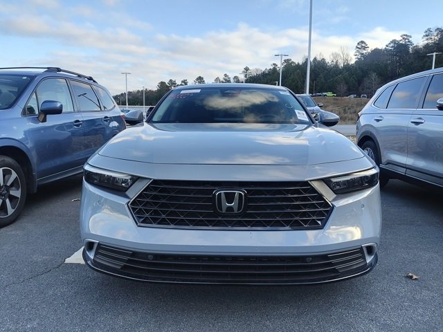 Used 2024 Honda Accord Touring image 2