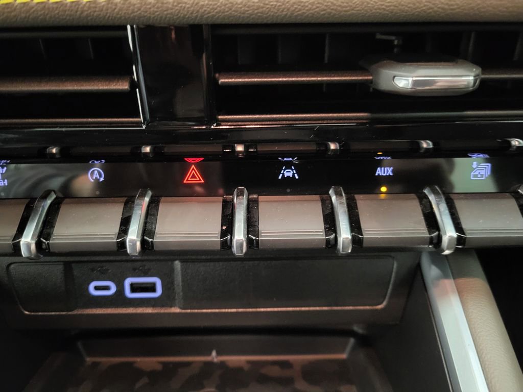 New 2026 Chevrolet Colorado ZR2 w/ Technology Package image 11