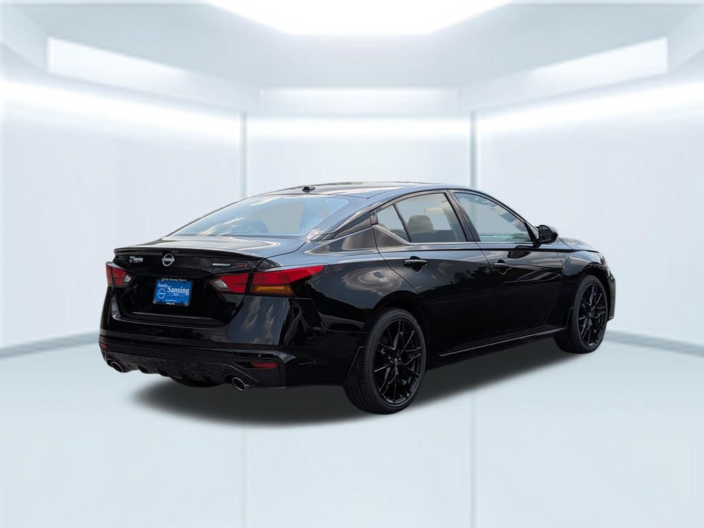 New 2026 Nissan Altima 2.5 SR w/ SR Midnight Edition Package FWD image 7