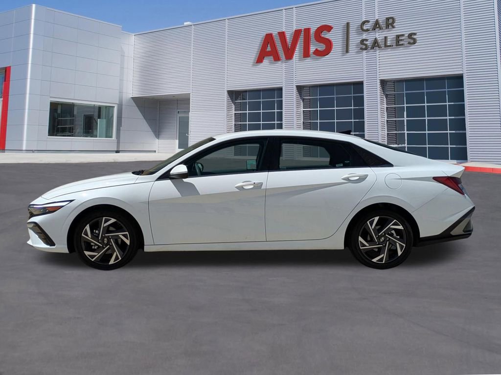 Used 2025 Hyundai Elantra SEL FWD image 10