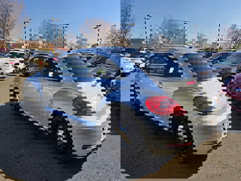 Used 2014 Volkswagen Beetle 2.5 image 4