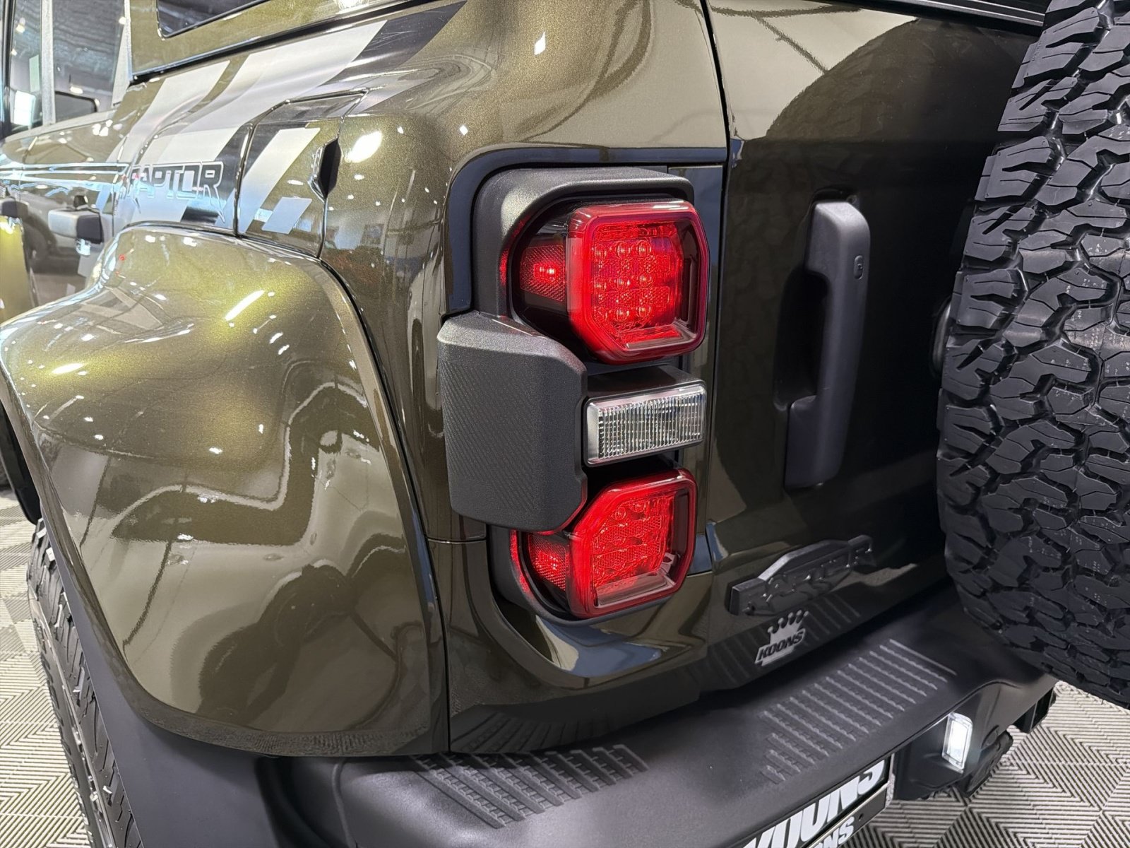 New 2025 Ford Bronco Raptor w/ Interior Carbon Fiber Pack AWD/4WD image 19