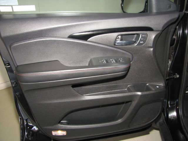 Certified 2023 Honda Ridgeline Black Edition image 11