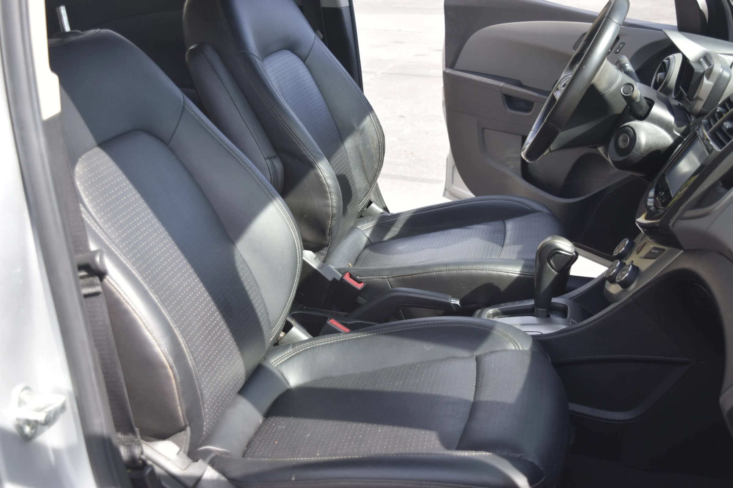 Used 2015 Chevrolet Sonic LTZ FWD image 10