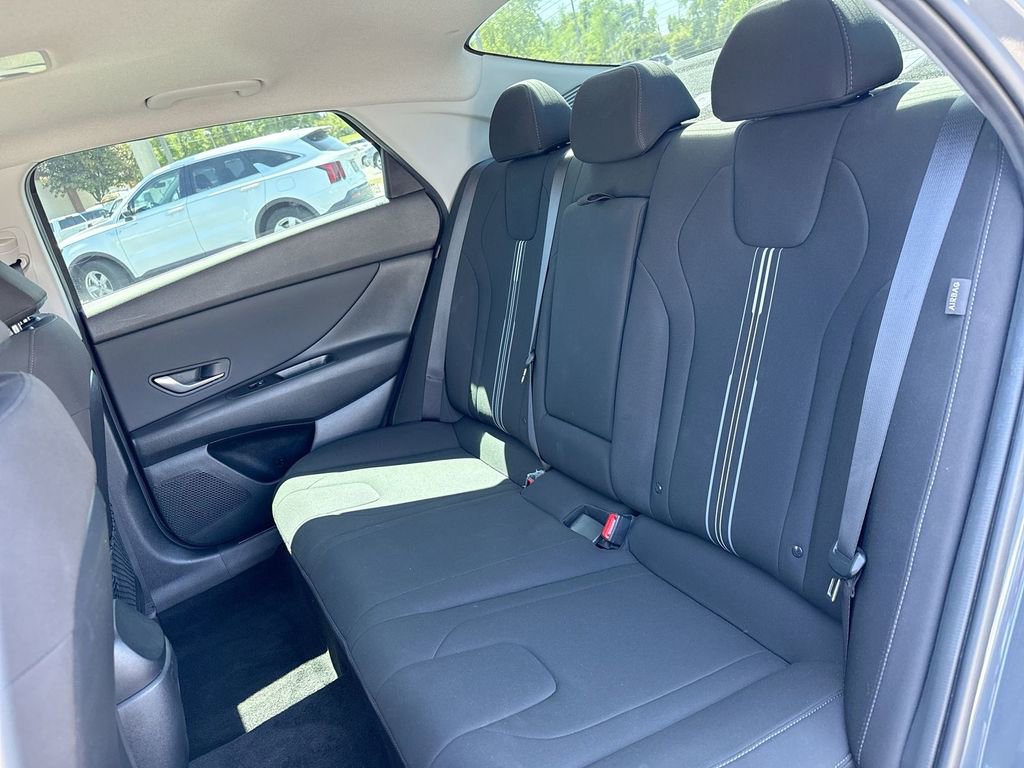Used 2024 Hyundai Elantra SEL w/ Convenience Package image 21