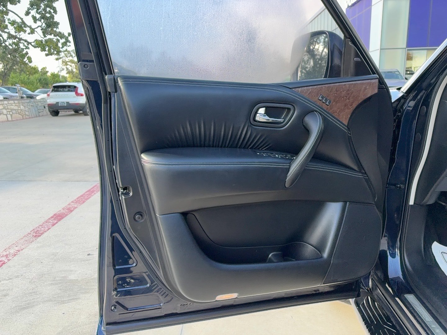 Used 2017 INFINITI QX80 2WD w/ Driver Assistance Package image 11