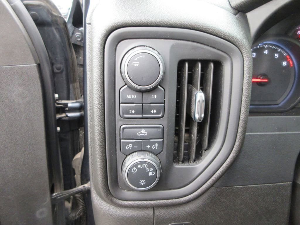 Certified 2021 Chevrolet Silverado 1500 Custom Trail Boss AWD/4WD image 22