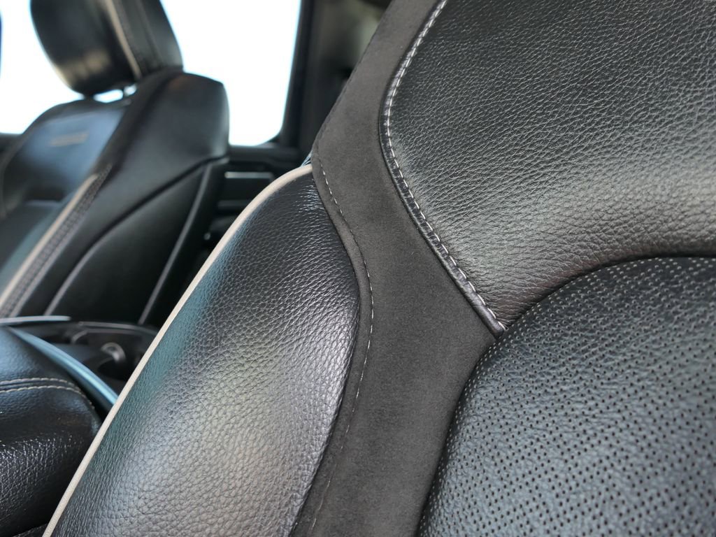 Used 2022 RAM 1500 Laramie w/ Sport Appearance Package image 12