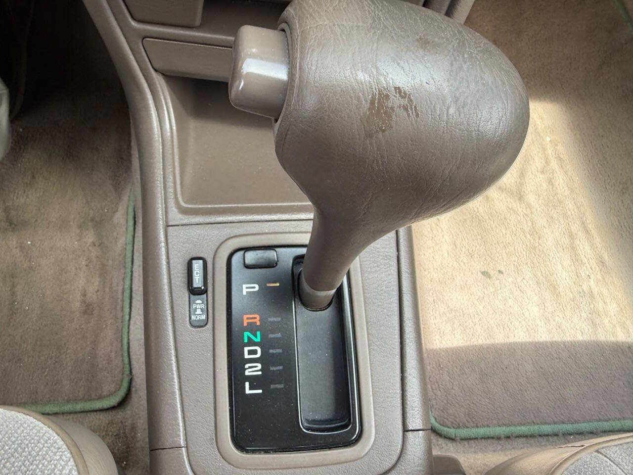 Used 1996 Toyota Camry LE FWD image 17