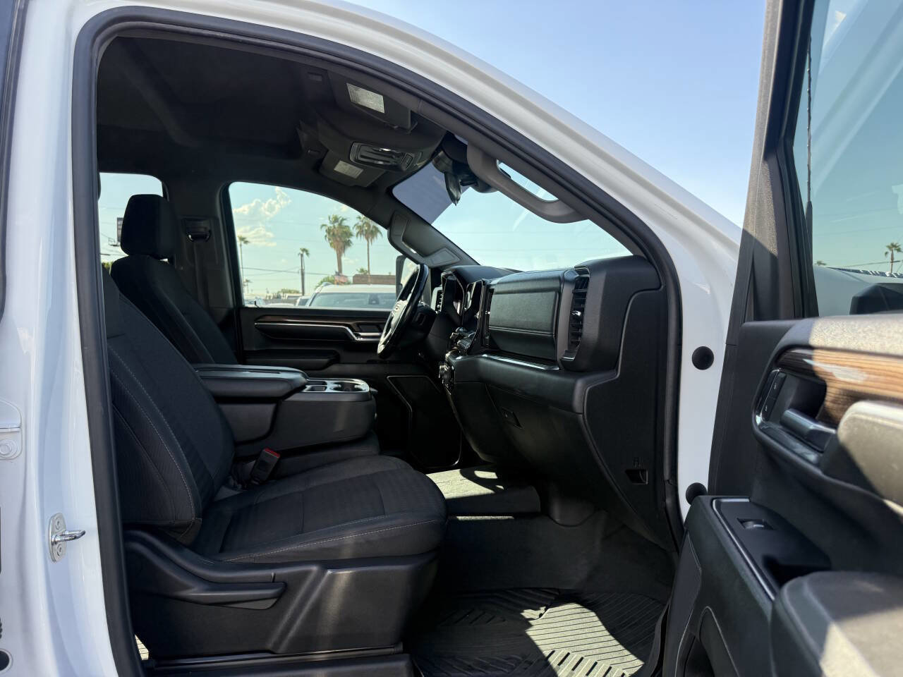 Used 2024 Chevrolet Silverado 2500 LT image 30