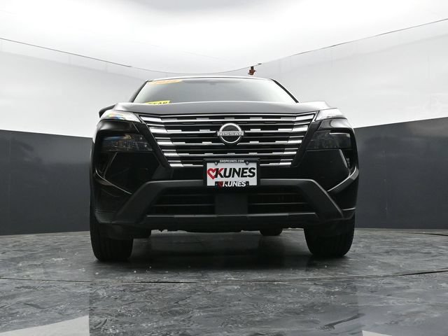 Used 2025 Nissan Rogue SV AWD/4WD image 37