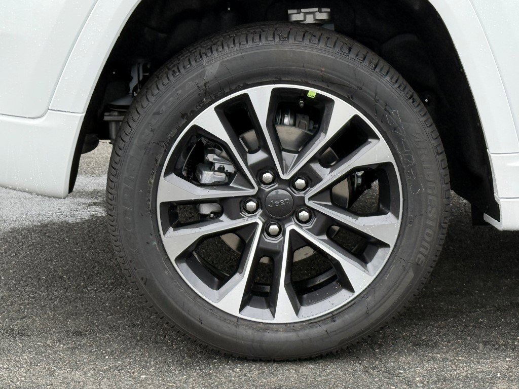 New 2025 Jeep Grand Cherokee Overland w/ Adv Protech Group III image 5