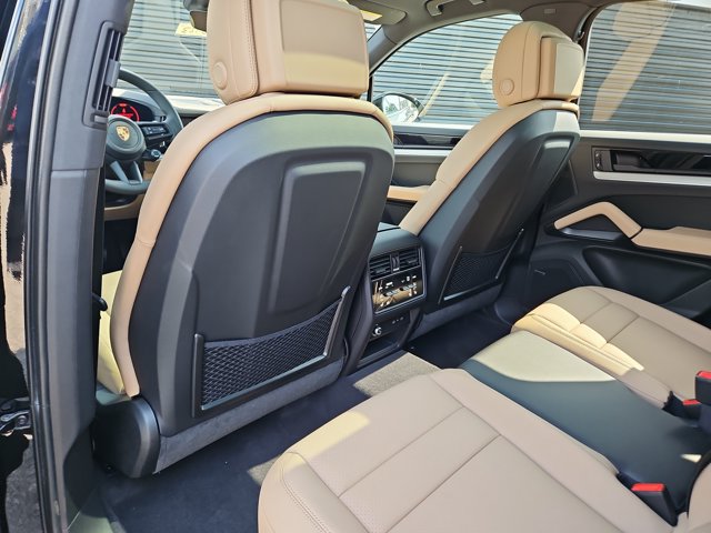 New 2026 Porsche Cayenne AWD/4WD image 23