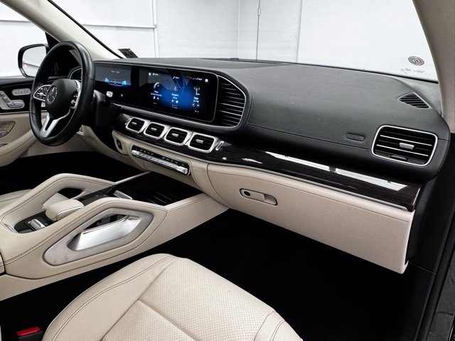 Used 2023 Mercedes-Benz GLS 450 4MATIC image 16
