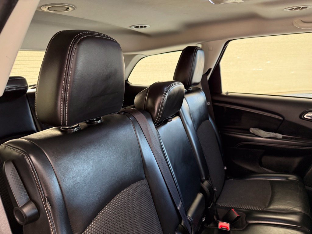 Used 2019 Dodge Journey Crossroad w/ Driver Convenience Group FWD image 17
