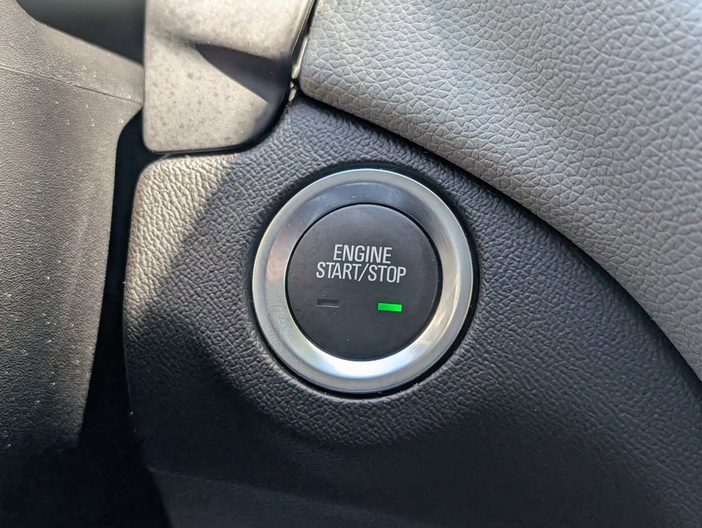 Used 2020 Chevrolet Equinox LT image 32