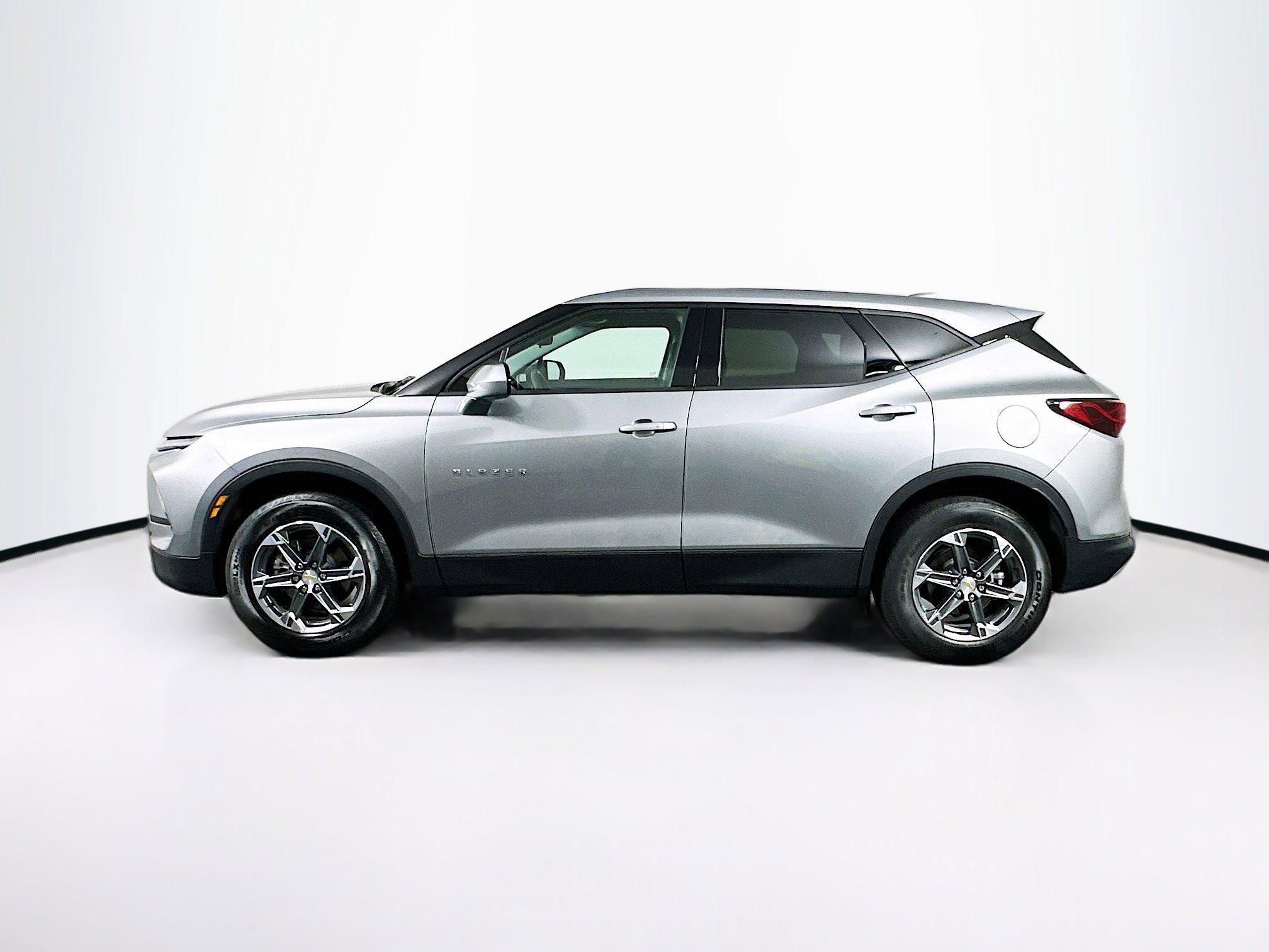 Used 2025 Chevrolet Blazer LT image 4