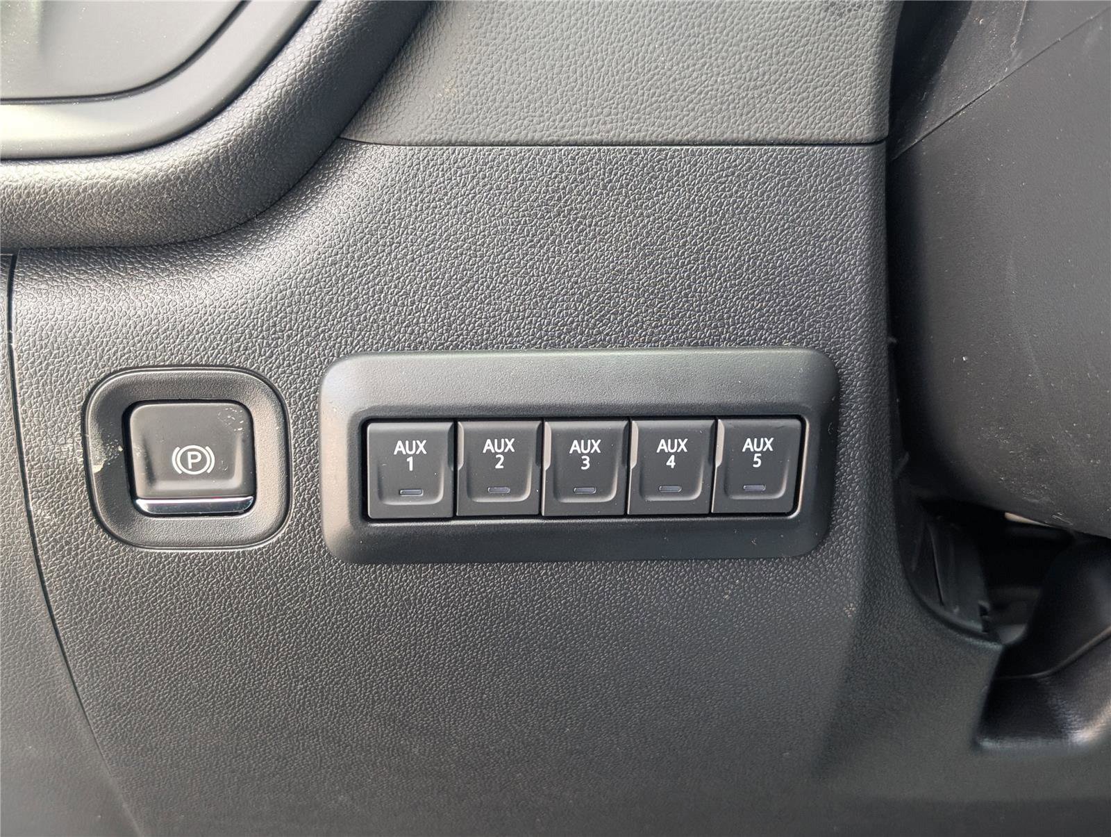 New 2026 Chevrolet Silverado 2500 Custom w/ Custom Value Package AWD/4WD image 19